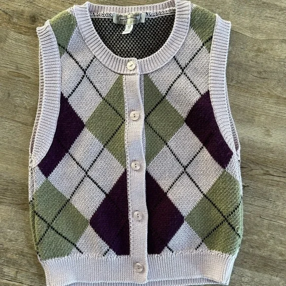 Urban Outfitters Santorini Buttoned Sweater Vest - Picture 2 of 6